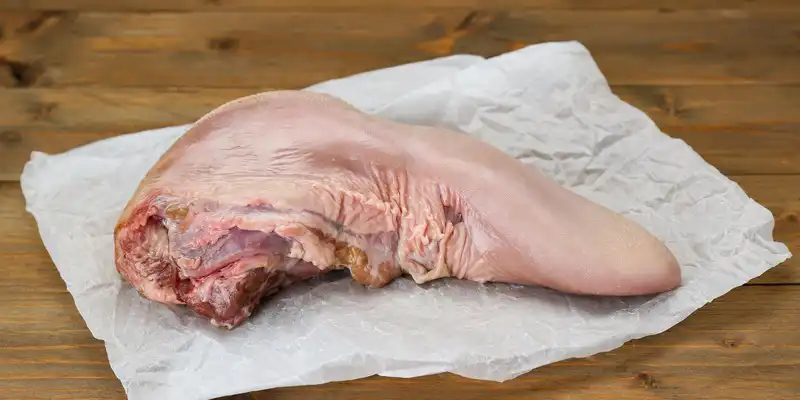 Lingua di manzo cruda