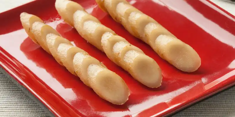 Boiled burdock root