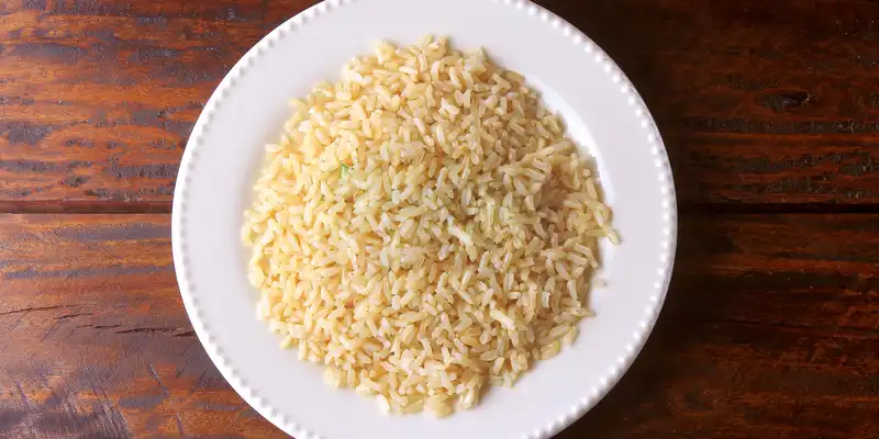 Arroz integral de grano medio cocido