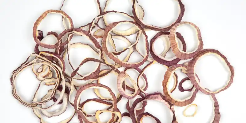 Freeze dried shallot