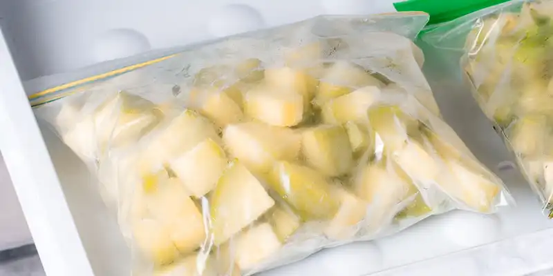 Frozen crookneck and straightneck squash